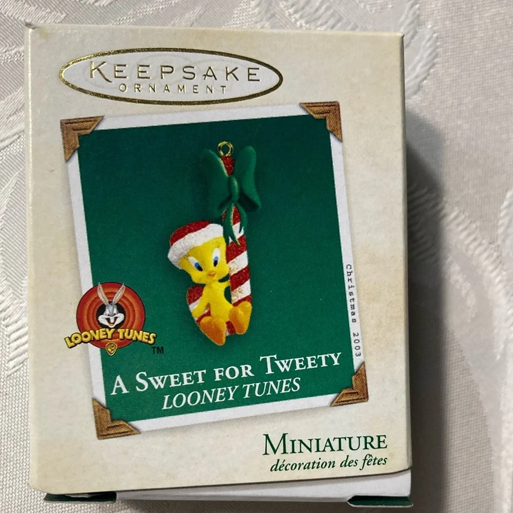 NIB HALLMARK Keepsake miniature Orn. TWEETY BIRD w/candy cane $15 - Picture 1 of 5